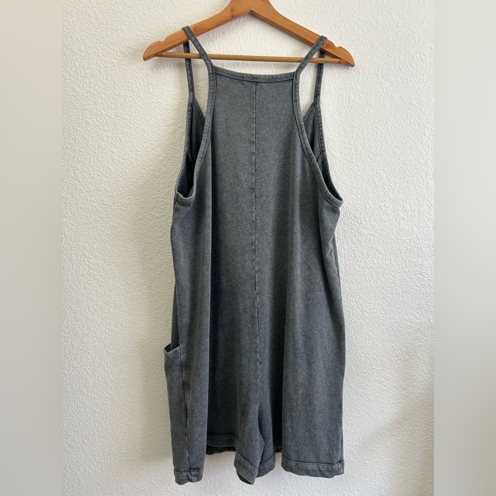 SINCERELY JULES Size XL Charcoal Knit Romper V-NECK SPAGHETTI STRAP SIDE POCKETS - Picture 2 of 7